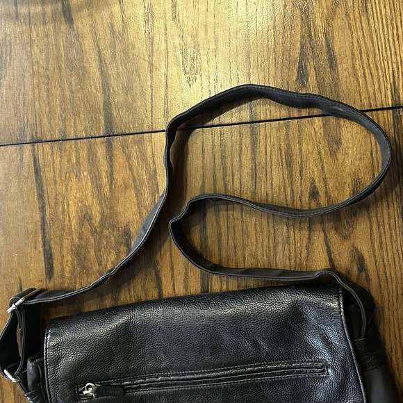 Fossil Black Leather Messenger Crossbody Bag Card Organizer Pockets 75082 *READ* - Picture 14 of 16